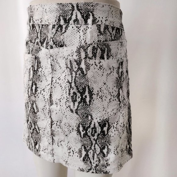 West of Melrose Black and White Snake Print Button Down Mini Skirt - Picture 11 of 15